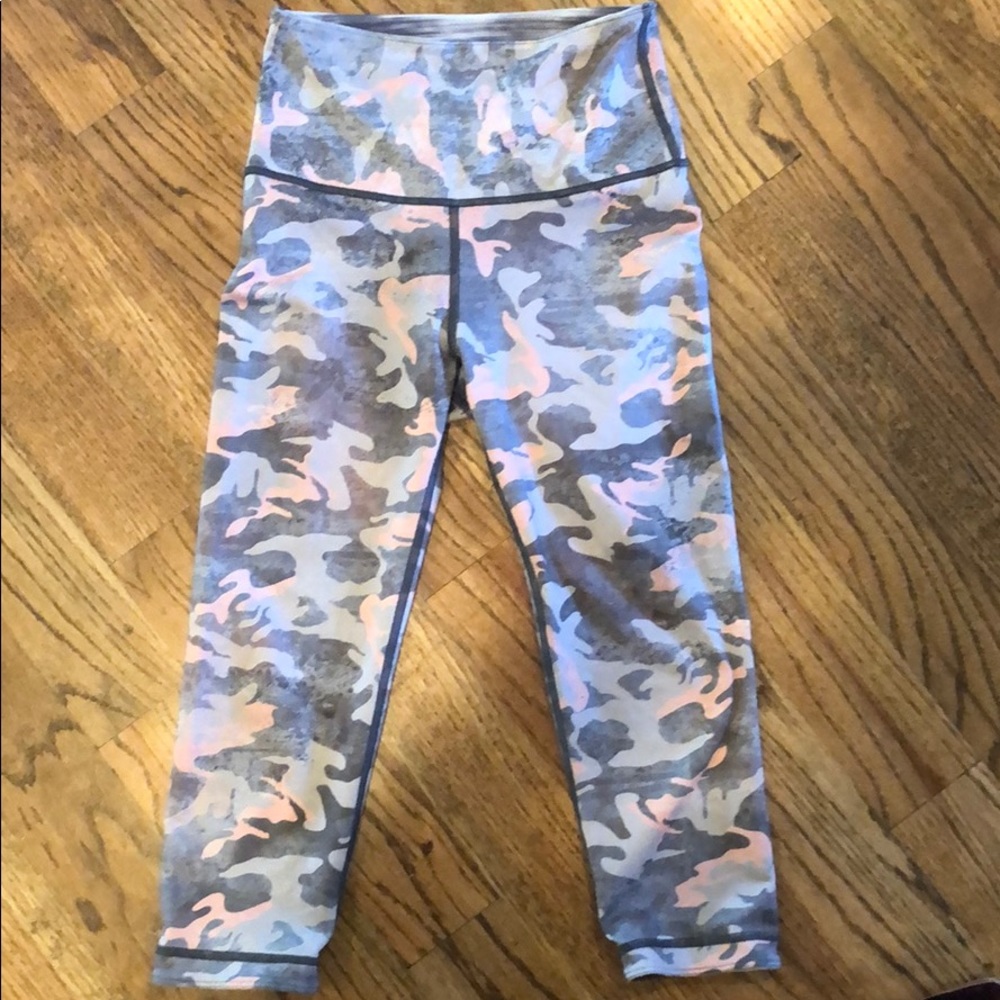 With brand cropped workout pant